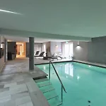 Am Koenigshafen 4*