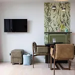 מלון Am Koenigshafen 4*