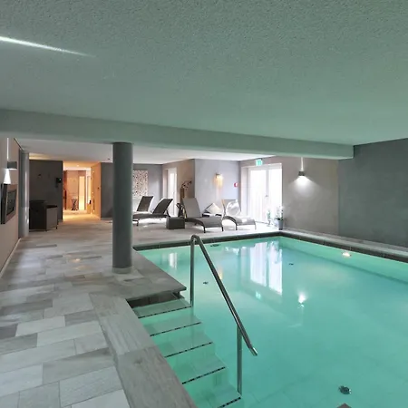 Am Koenigshafen 4*