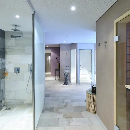 Hotel Am Königshafen 4*