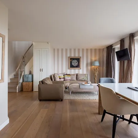 Am Koenigshafen Otel 4*