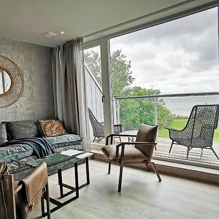 Am Koenigshafen 4*