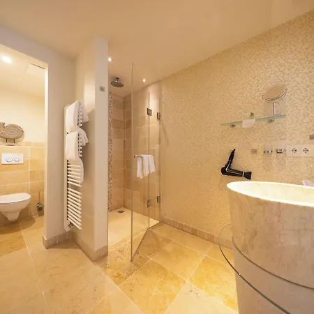 Am Koenigshafen Hotel 4*