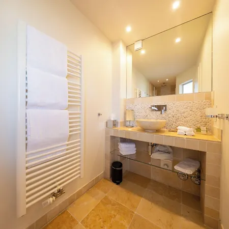 Hotel Am Koenigshafen 4*