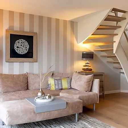 Am Koenigshafen 4*
