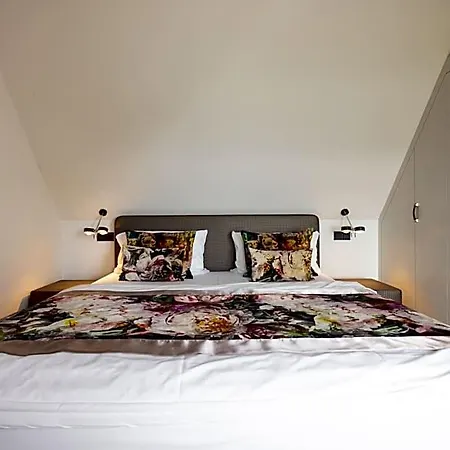 호텔 Am Koenigshafen 4*