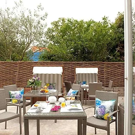 Am Koenigshafen Hotel 4*