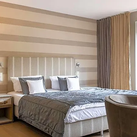 Am Koenigshafen Hotel List