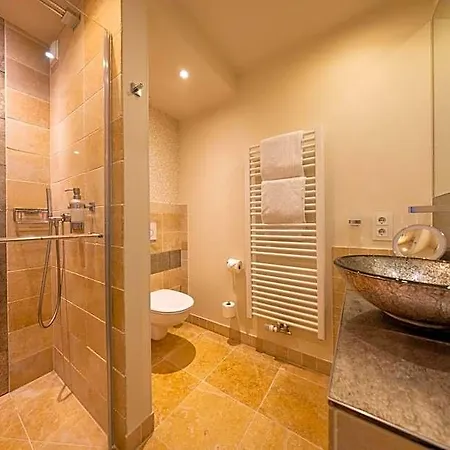 Am Koenigshafen Hotel 4*