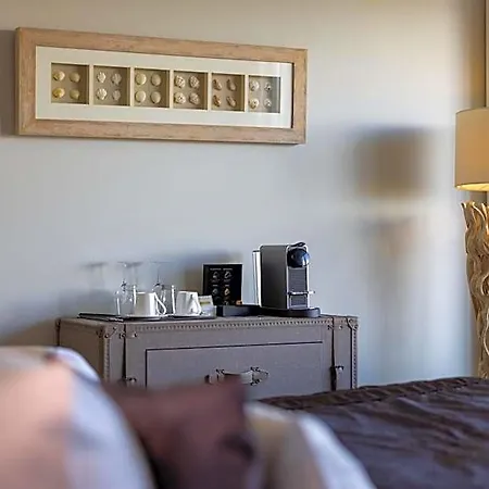 Am Koenigshafen 4*