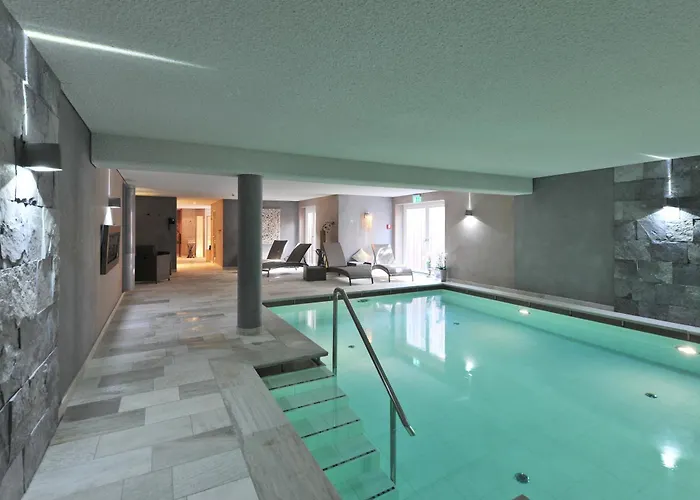 Am Koenigshafen 4*