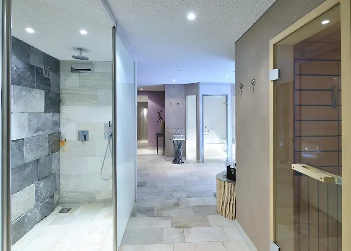 Hotel Am Koenigshafen 4*