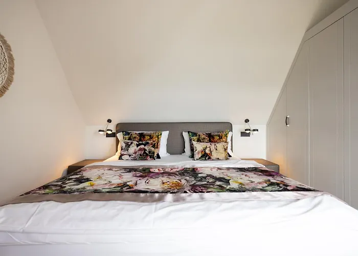 Am Koenigshafen Hotel List