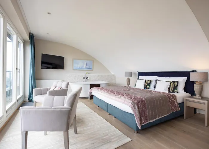 Am Koenigshafen 4* List