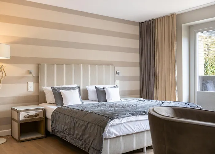 Am Koenigshafen 4*