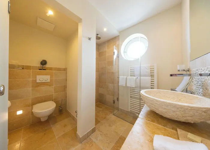 Hotel Am Koenigshafen List