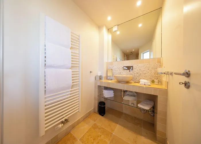 Hotel Am Koenigshafen 4*